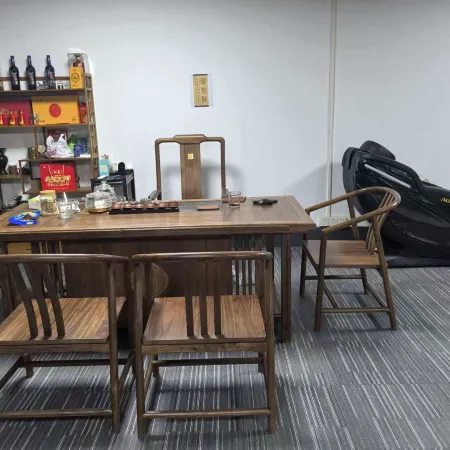 Nanbowan Hotel (Nandan Bus Terminal) Отели в г. Наньдань