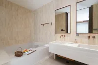 Ruyuan Hot Spring Homestay (xinzhou Ancient City Branch)