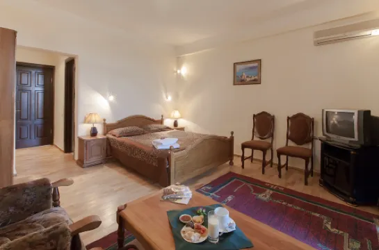 Olympia Garden Hotel