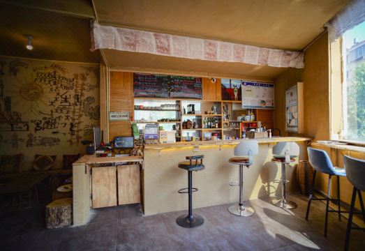 야주 유스 호텔 카페 공간