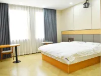 Qixing Huiji Hotel โรงแรมในกัวโจว