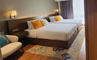 Eleve Suites near BGC and Makati - Infinity Pools