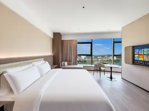 Tianji Skyline Hotel (Ya'an Tianquan National Highway 318)