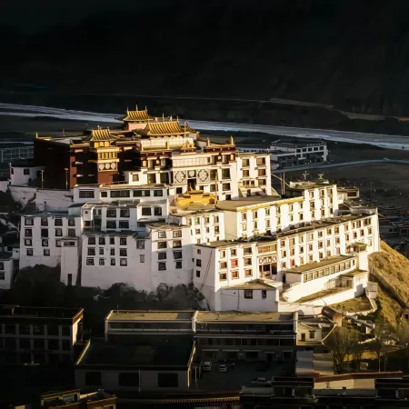 Yunjing Hotel