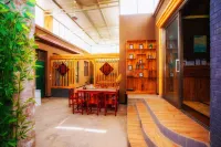 Dunhuang Yishanyiyuan Homestay (Mingsha Mountain And Crescent Spring) - 2 stjerner
