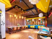Mengjing Rainbow Hotel (Kunming Station Huancheng South Road Subway Station) Hotels near محطة كونمينغ للسكك الحديدية