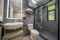 Ziyue Mountain Lodge (Lake Jingpo Scenic Area Baoyue Bay) - 4-Star
