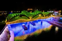 Wenlan Qimeng Hotel (Xuan'en Wenlan Bridge) - غرفة مطلة على الجبل