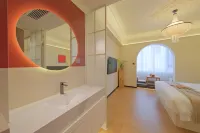 Lustrine Light Luxury Resort · Chuan Shang Qingbaili (Jingdezhen Taoxichuan) - Kitchens