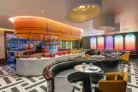 Holiday Inn Express Ganzi by IHG - Parkplatz