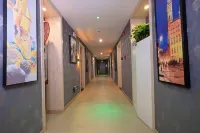 The Morfield Hotel, TianZhu Golden Valley - parcheggio