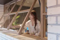 Sinchon Brown Dot Sinchon Branch - 2-Star