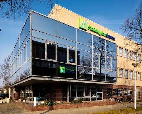 Holiday Inn Express AMSTERDAM - SOUTH by IHG Hotels near Amstelveenseweg Station