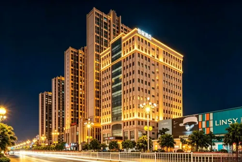 ECHENG Hotel (Zhanjiang Wuchuan Jinsha Plaza) - Parking