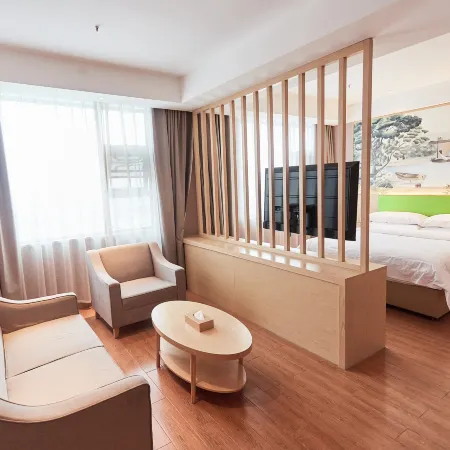 Weina Hotel (Huaibin Minzheng Road)