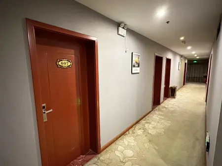 Goldfish Hotel Liyang Отели рядом с достопримечательностью «Xingyang People's Park»