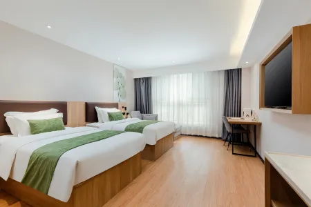 GreenTree Inn Express Hotel (Aksu Century Plaza)