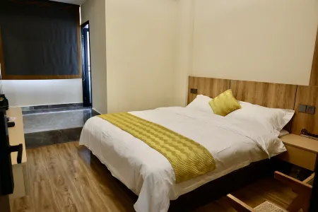 Longling Ruiyang Jiansu Отели в г. Лунлинь