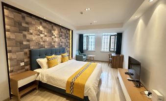 Qingdao Chujian. Yijia Preferred Hotel (Golden Beach Wuyue Plaza)