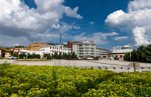 Yilisha Resort Hotels in Dalad Banner