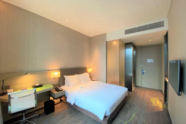 觀塘時鐘酒店, 香港九龍CBD2智選假日酒店