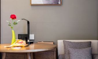 MEHOOD LESTIE Hotel (Shanghai Hongqiao Junction International Exhibition Center)