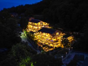 Qingcheng Mountain Hidden Phase Villa Holiday Villa