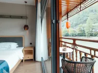 Phoenix Yanyu Building High end Homestay - bars