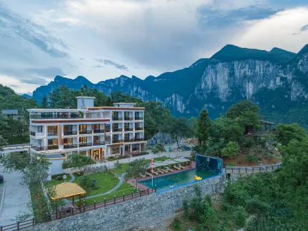 Yijianrugu B&B (Enshi Grand Canyon) Отели рядом с достопримечательностью «Yunlong Shelter Bridge»