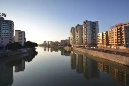 Nanxiong Jiangjingting Hotel