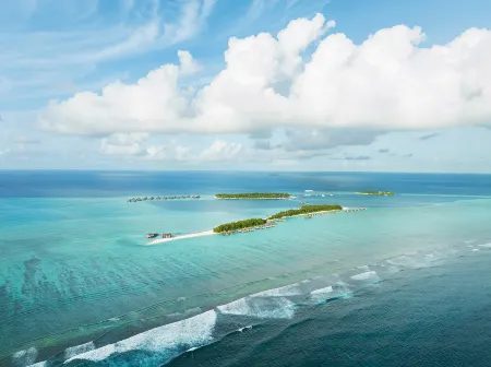 Conrad Maldives Rangali Island Отели рядом с достопримечательностью «Остров Хакеруэли»