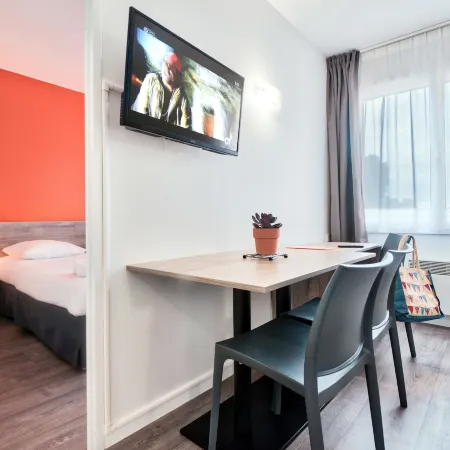 Zenitude Hôtel-Résidences Toulouse Métropole Отели рядом с достопримечательностью «Университетский институт рака Онкополе в Тулузе»