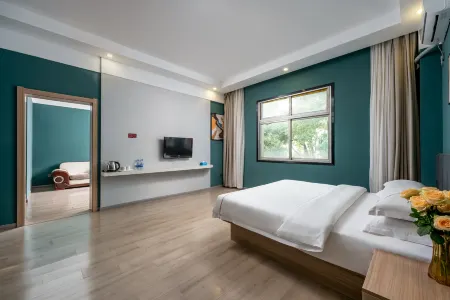 Manzhou Hotel (Gongqingcheng Dazetai Times Square)