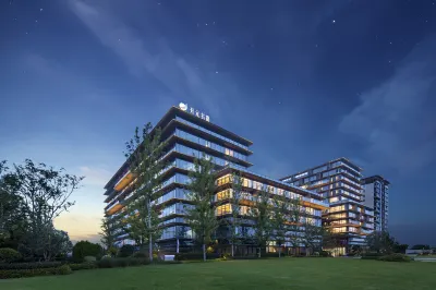 Grand New Century Resort Xianghu Hangzhou Hotels in Hangzhou