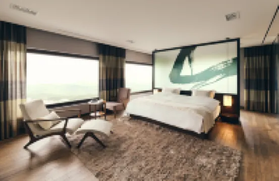 Kolon Hotel - С бассейном