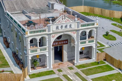 Liyuan Daoxiang Diaolou Boutique Cultural Homestay (Chikan Ancient Town Scenic Area Branch)