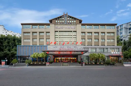 Sea on the Sea Crystal Hotel Отели рядом с достопримечательностью «House of Pingyang in Han Dynasty»