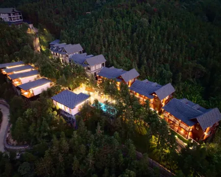 MounTours Resort Hotels in Lianshan
