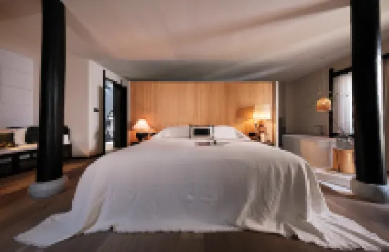 Liman | Hualin Riverside Hui-Style Wabi-Sabi Vacation Courtyard (Lijiang Old Town South Gate Mufu)