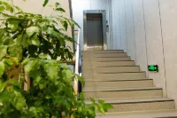 Saturday Hotel (Xuchang Pang Donglai Life Plaza)