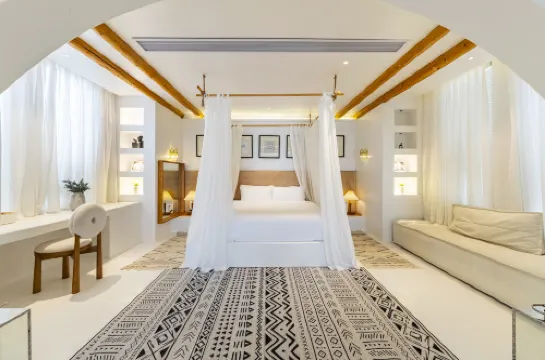 May Coastal Bed and Breakfast in Naozhou, Zhanjiang