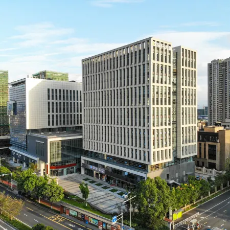Yiju Life Hotel (Ningbo Dongbu Xincheng International Convention Center)
