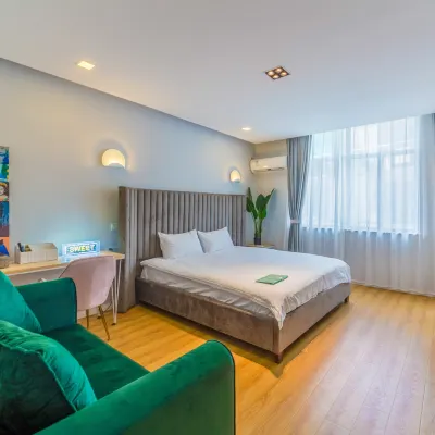 Moxi Homestay (Shanghai Huaihai Middle Road) Отели рядом с достопримечательностью «Фуксинг Парк»