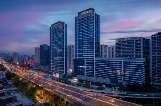 Quanyao Hotel (Jinan West Railway Station Shandong International Convention and Exhibition Center)