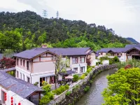 Outside Hotels in Jingdezhen