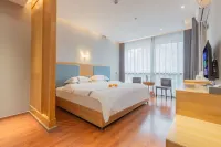 Golden Apple Hotel (Libo Ancient Town Deng Enming Square Branch)