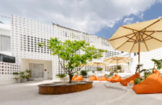 大理龍龕碼頭●柿野SHIYE丨Cafe Coco設計師美宿（摩洛哥天台店） 龍龕碼頭-觀景台附近的飯店