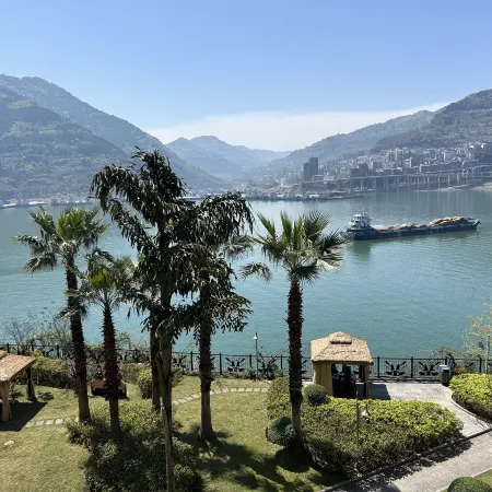 River & Holiday Grand Rezen Hotel Yunyang