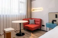 Borrman Hotel (Huai'an Xuyi Hongwu Avenue Datong Lobster Gourmet City)