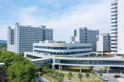 뉴 비컨 샹쥐 호텔 (TCL 화싱) 주어링/좌영 주변 호텔